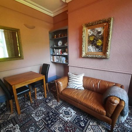 Mary'S Court Guest House - Mairlys Бетс-и-Койд Экстерьер фото