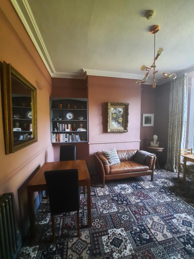 Mary'S Court Guest House - Mairlys Бетс-и-Койд Экстерьер фото