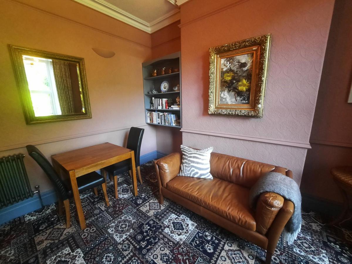 Mary'S Court Guest House - Mairlys Бетс-и-Койд Экстерьер фото